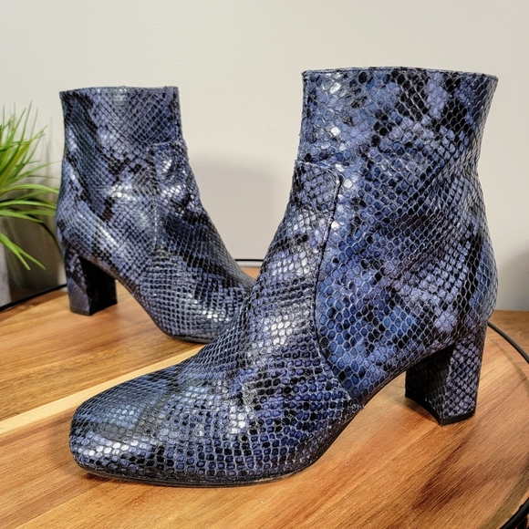 Barneys New York Square-Toe Blue Snakeskin Ankle Booties Gogo Boots Size 38.5 - Picture 7 of 15